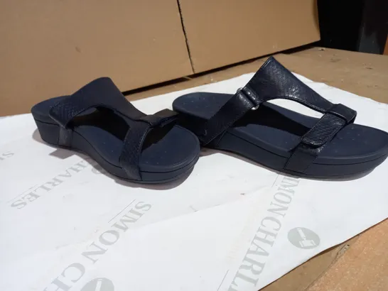 VIONIC ELLIE SANDAL BLUE SIZE 7