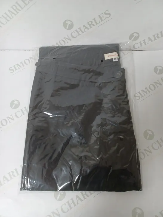 SEALED SET OF 7 BRAND NEW CORPORATIVE STYLE BLACK CHINOS - MEDIUM