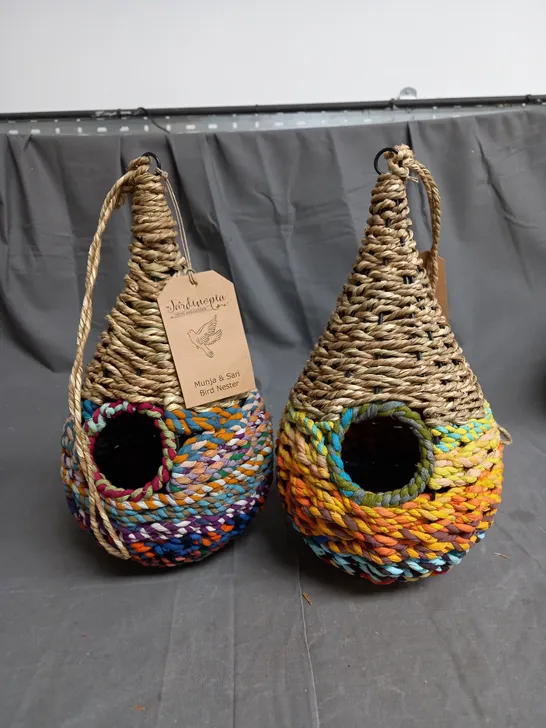 BOXED SET OF 2 JARDINOPIA MUNJA & SARI BIRD NESTER IN MULTICOLOUR