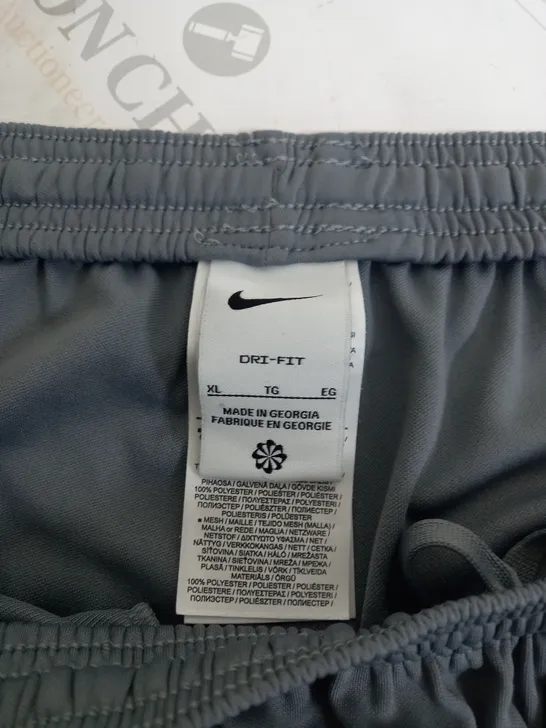 NIKE GREY DRI FIT TRACK BOTTOMS-XL