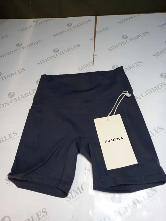 ADANOLA ULTIMATE POCKET CROP SHORTS SIZEM