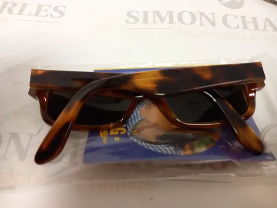 APPROX 10 DERIGO STING SUNGLASSES - BOXED