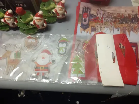 LOT OF ASSORTED SEASONAL ITEMS TO INCLUDE SEALED MEDIA PACK, LIGHT UP SACKS AND XMAS SACKS 