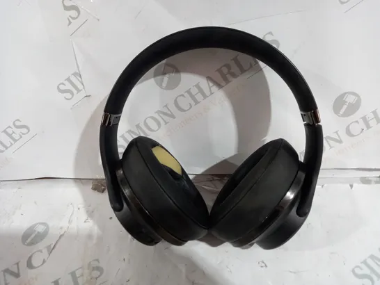 DOQAUS BLUETOOTH HEADPHONES IN BLACK - MODEL UNSPECIFIED