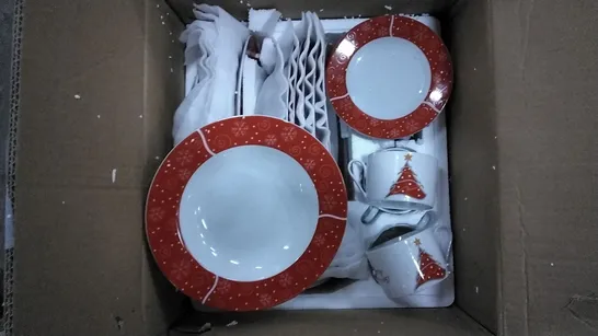 BOXED MCALLISTER CHRISTMAS TREE 30 PIECE DINNERWARE SET