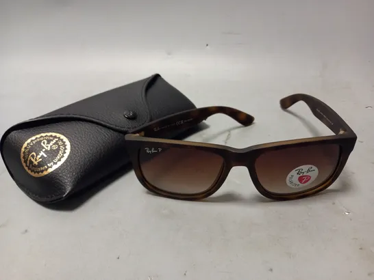 BOXED RAY-BAN SUNGLASSES IN RUBBER TORTOISE SHELL COLOUR FRAME