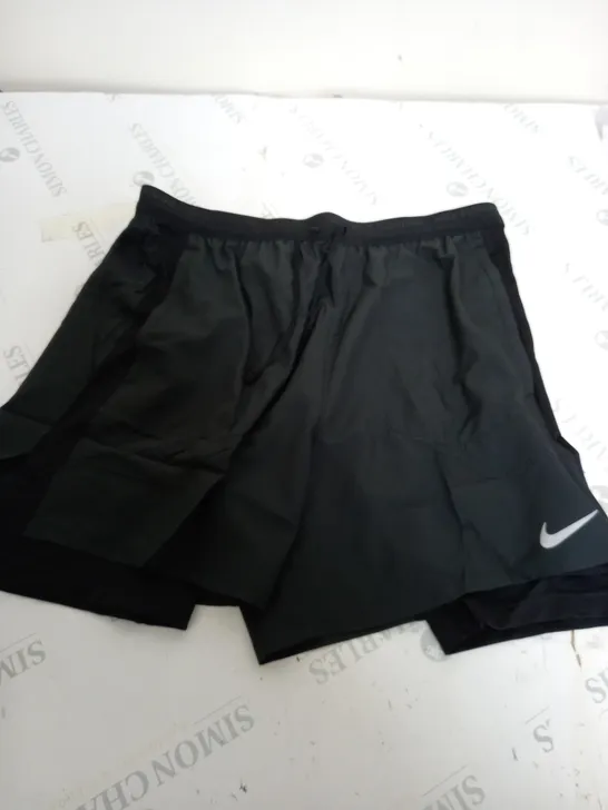 NIKEE RUNNING DRI-FIT STANDARD FIT 7" LENGTH SHORTS IN BLACK - LARGE