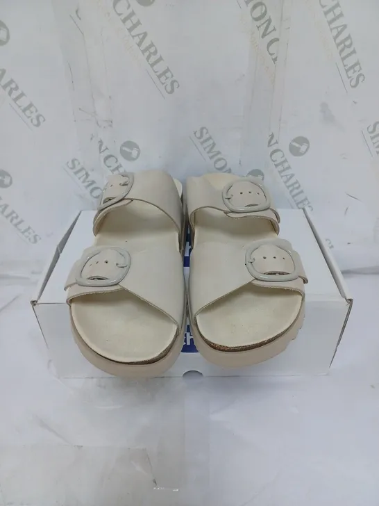 BOXED SCHOLL SOFT STEP LADIES SANDALS BUCKLE FASTENING SIZE 7 CREAM