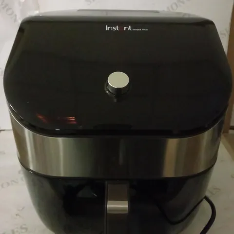 INSTANT VORTEX PLUS WITH CLEARCOOK DIGITAL HEALTH AIR FRYER