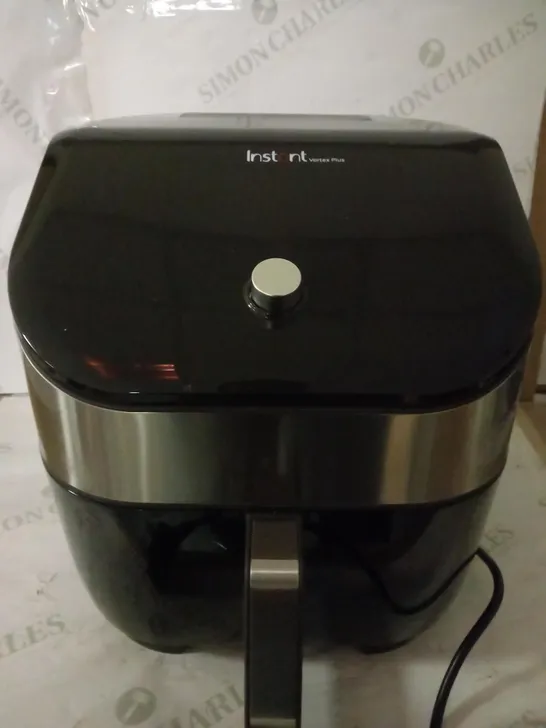 INSTANT VORTEX PLUS WITH CLEARCOOK DIGITAL HEALTH AIR FRYER