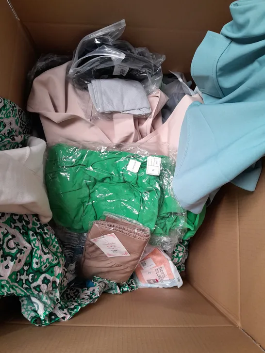 BOX OF APPROXIMATELY 15 ASSORTED ITEMS TO INCLUDE - DRESSES , JUMPERS , AND  T-SHIRTS ETC