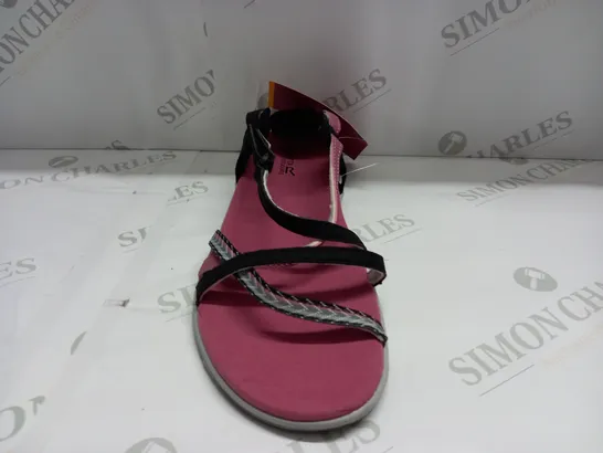 REGATTA LADY SANTA ROMA SANDALS SIZE 7