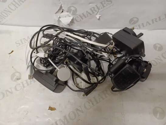 LOT OF APPROX. 10 MIXED CHARGERS INCLUDING MICRO USB