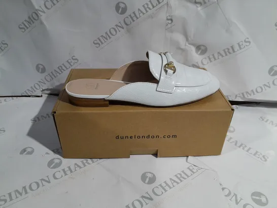 BOXED DUNE  WHITE CROC PRINT LEATHER SLIM SOLE BACKLESS SHOES SIZE 6/39