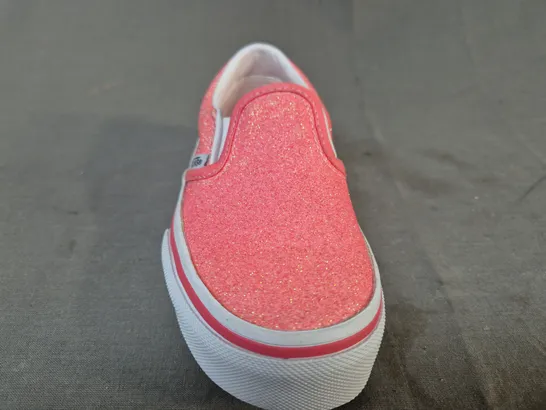 BOXED PAIR OF VANS KID'S CLASSIC SLIP-ON SHOES IN PINK W. GLITTER EFFECT UK SIZE 10