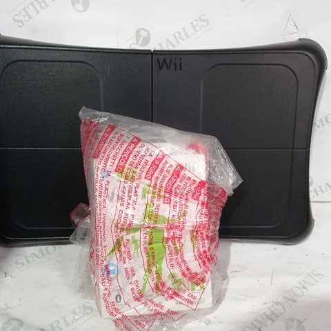 NINTENDO WII FIT PLUS PACK