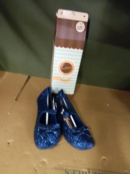 HOT CHOCOLATE DESIGN BLUE SHOES SIZE 4  