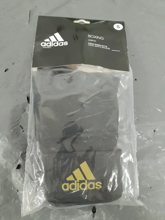 ADIDA BOXING FOAM INNER MITTS IN BLACK - SMALL