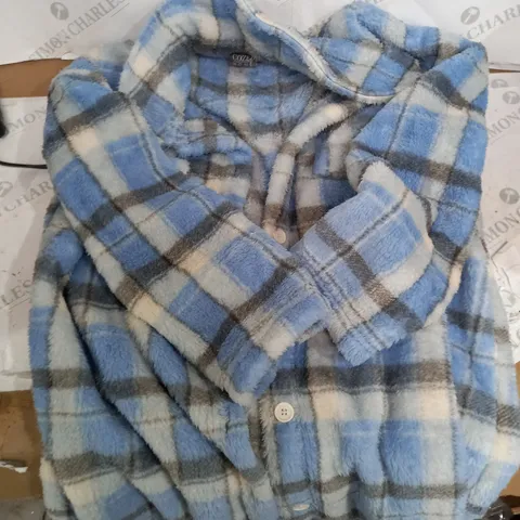 COZEE HOME BLUE AND GRAY JACKET SIZE L