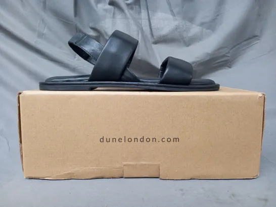 BOXED PAIR OF DUNE LONDON LEATHER SANDALS IN BLACK SIZE 6