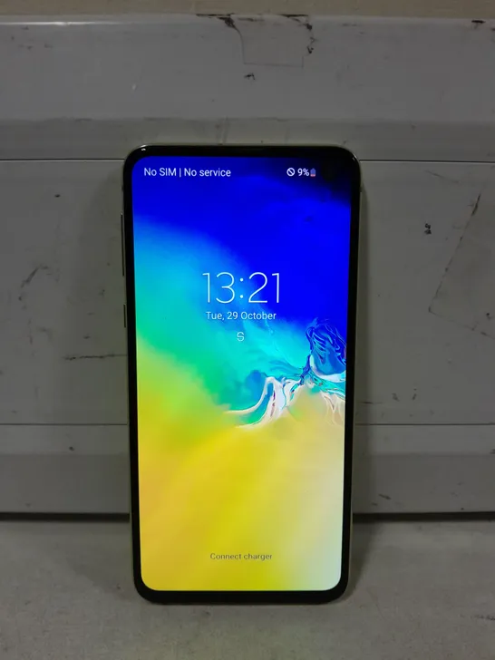 SAMSUNG GALAXY S10E MOBILE PHONE