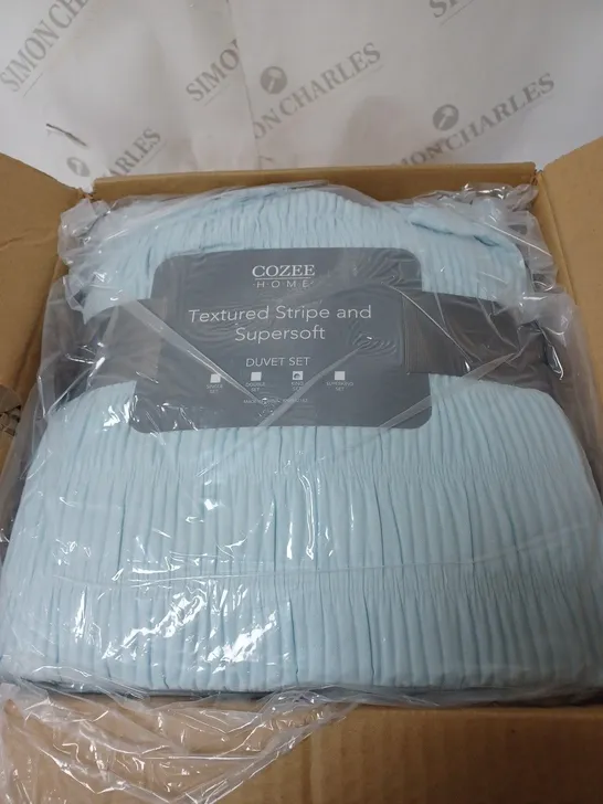 BOXED COZEE HOME STRIPED SOFT 6 PIECE SUPER KING SET BLUE 