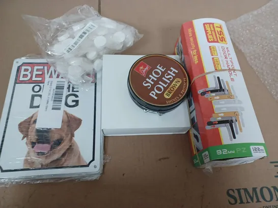 BOX OF ASSORTED HOUSE HOLD ITEMS TO INCLUDE BEWARE OF DOG - SHOE POLISH - DOOR HANDLE 