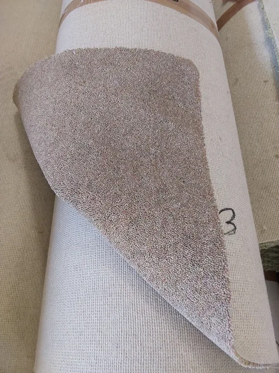 ROLL OF QUALITY DIM HEATHERS CRESTA CARPET // SIZE: APPROX 4 X 8.1m