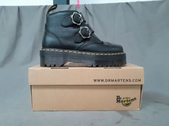 BOXED PAIR OF DR MARTENS DEVON FLWR ANKLE BOOTS IN BLACK UK SIZE 5