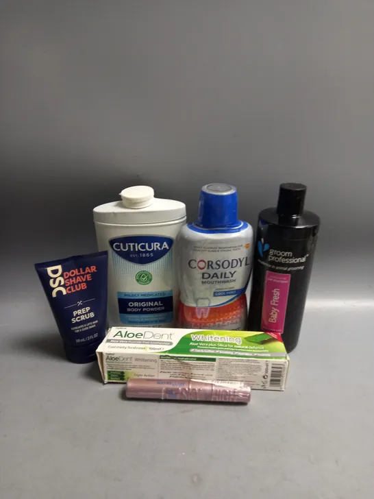 BOX OF APPROXIMATELY 20 COSMETIC ITEMS TO INCLUDE - ANIMAL SHAMPOO - CORSODYL MOUTHWASH - MAYBELLINE MASCARA - ETC 