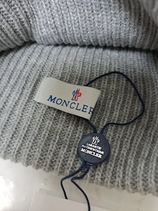 GREY MONCLER BEANIE HAT 