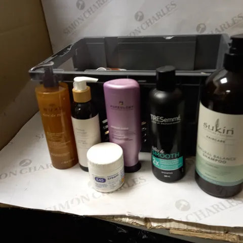 BOX OF APPROX. 20 ASSORTED HEALTH AND BEAUTY ITEMS TO INCLUDE: TRESEMME, SUKIN & NUXE