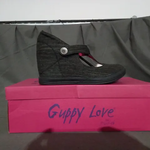 APPROXIMATELY 12 BOXED PAIRS OF GUPPY LOVE BY BLOWFISH WEDGE SHOES IN VARIOUS SIZES TO INCLUDE SIZE 37EU