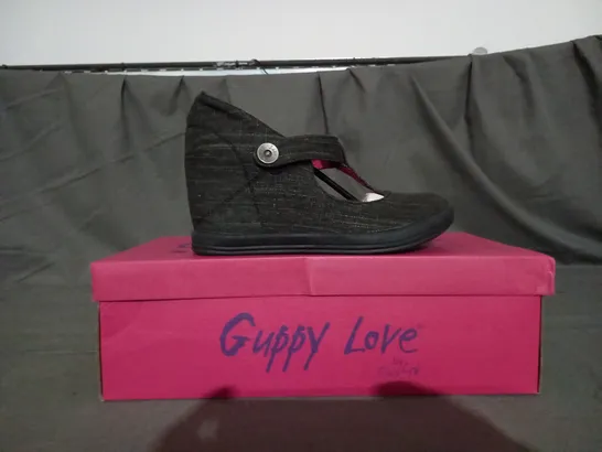 APPROXIMATELY 12 BOXED PAIRS OF GUPPY LOVE BY BLOWFISH WEDGE SHOES IN VARIOUS SIZES TO INCLUDE SIZE 39.5EU