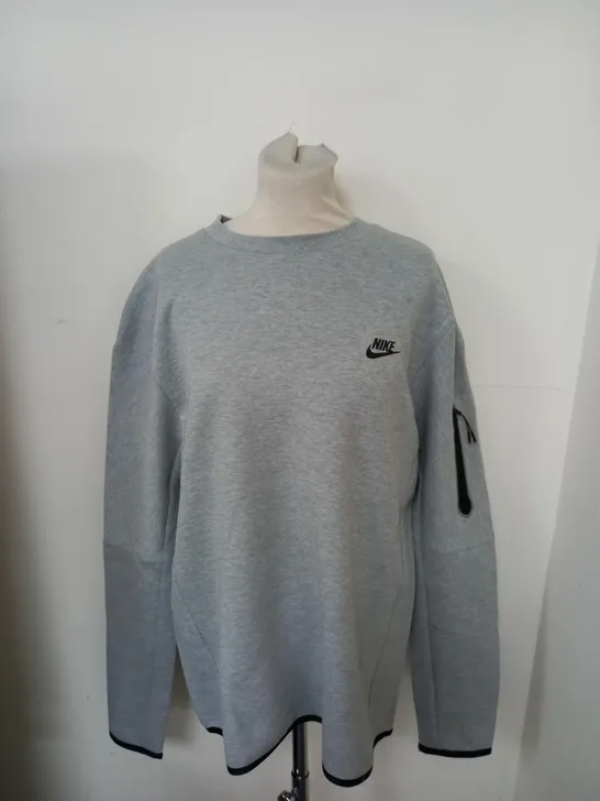 NIKE LOGO TECH SWEATSHIRT SIZE L