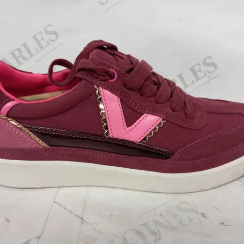 BOXED PAIR OF VIONIC TRAINERS IN BURGUNDY SIZE 4