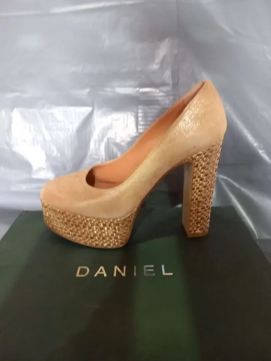 BOXED DANIEL IOWA PLATFORM COURT SIZE 37