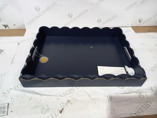 BUNDLEBERRY LARGE SCALLOPED EDGE TRAY 