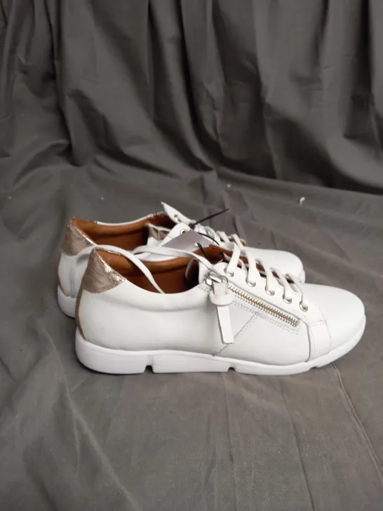 BOXED SHOON WHITE LEATHER ZIPPED TRAINERS SIZE 6