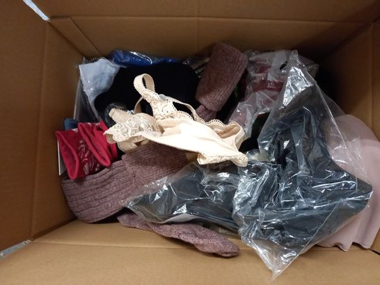 LOT OF A APPROX. 20 ASSORTED CLOTHING ACCESSORIES  IN VARYING SIZES, COLOURS AND STYLES TO INCLUDE: BRA'S, SOCKS, BAGS