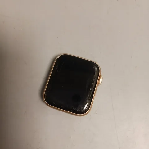 APPLE SERIES 4 SMART WATCH IN ROSE GOLD