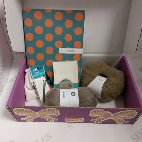 BOXED HOBBII KNITTING KIT