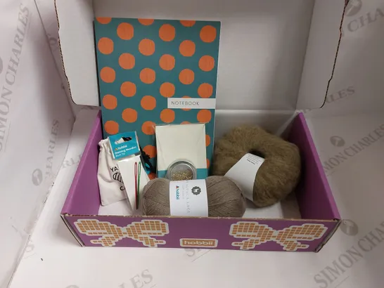 BOXED HOBBII KNITTING KIT