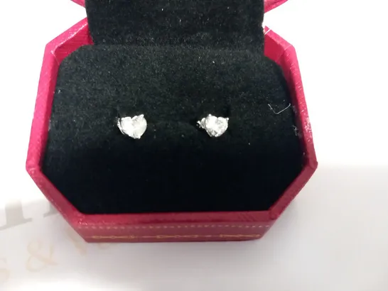 DESIGNER 18CT WHITE GOLD STUD EARRINGS SET WITH HEART SHAPED DIAMONDS WEIGHING +0.75CT