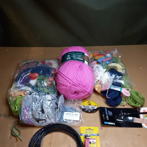 LOT OF ASSORTED ITEMS TO INCLUDE CABLES, TIN OPENER AND YARNS OF WOOL