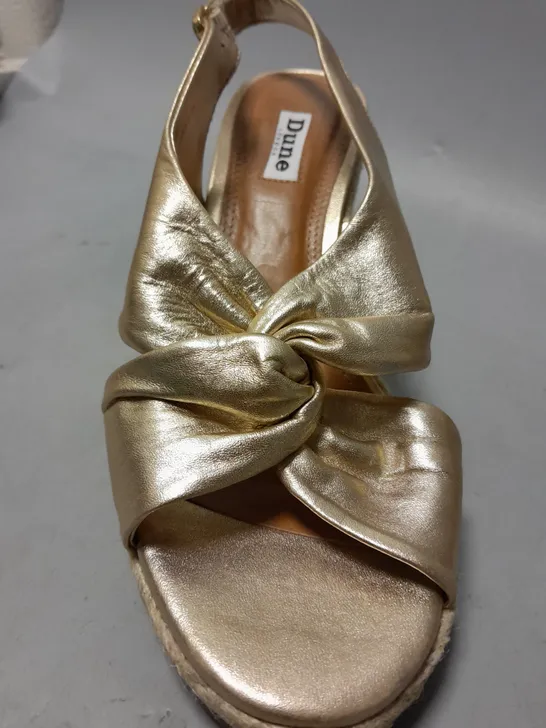 DUNE LONDON KAZOO LEATHER WEDGE SANDAL SIZE 5 IN GOLD