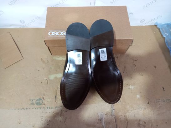 BOXED PAIR OF ASOS BROWN FAUX LEATHER SHOES SIZE 12