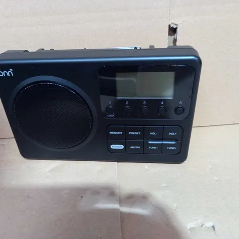 PORTABLE AM/FM RADIO 