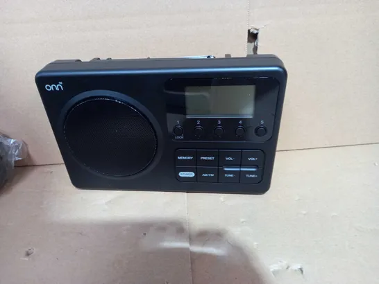 PORTABLE AM/FM RADIO 