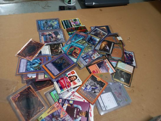 LOT OF ASSORTED CARDS FROM VARIOUS COLLECTIONS TO INCLUDE OKEMON, YU-GI-OH MAGIC THE GATHERING AND FOOTBALL
